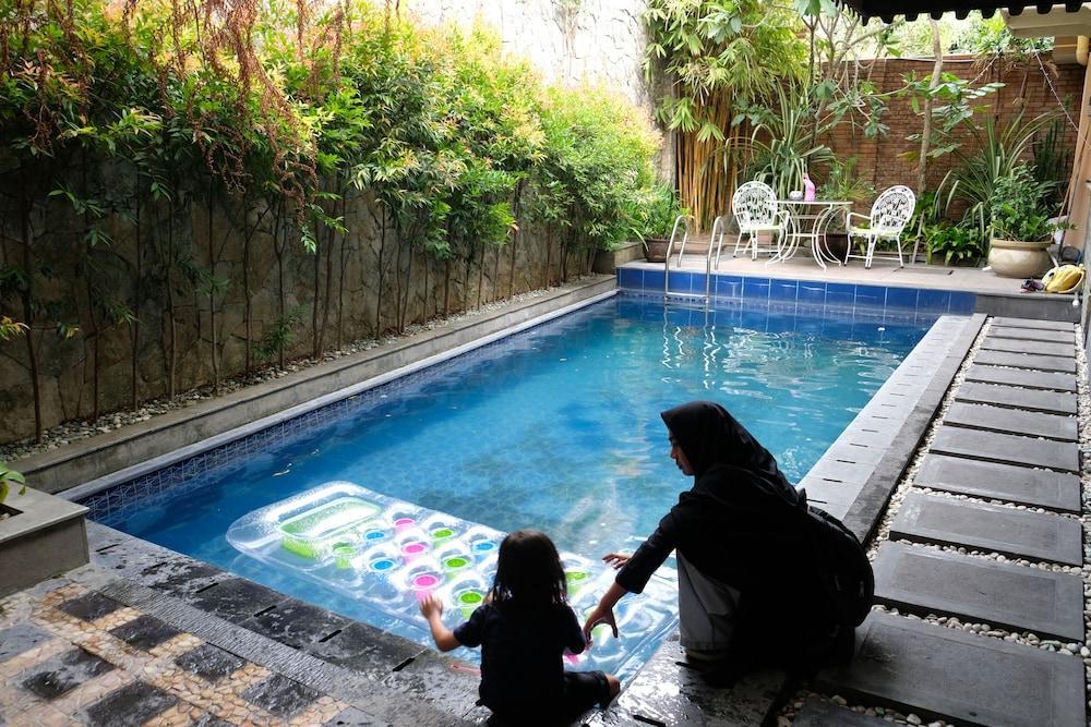 Le Krasak Boutique Hotel Yogyakarta Buitenkant foto